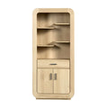 Moderne houten boekenplank met open planken en lade