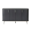 Moderne zwarte dressoir met gestreept ontwerp en metalen handgrepen